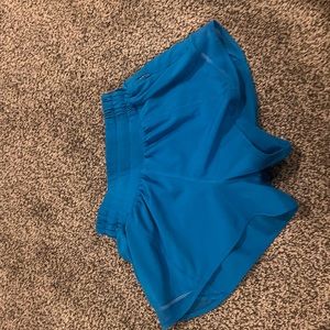Lululemon- Hotty hot 2.5' Shorts
